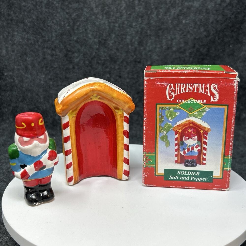 Vintage 1995 Soldier Salt & Pepper Shaker Set Christmas Collectible w/ Box